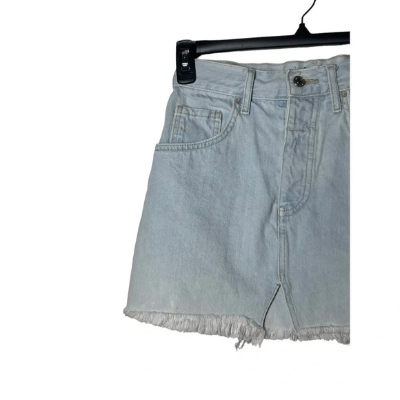 1775. FOREVER 21 LIGHT WASH DENIM JEAN SKIRT‎ SIZE 24 FACTORY FRAYED BOTTOM HEM - Picture 3 of 7